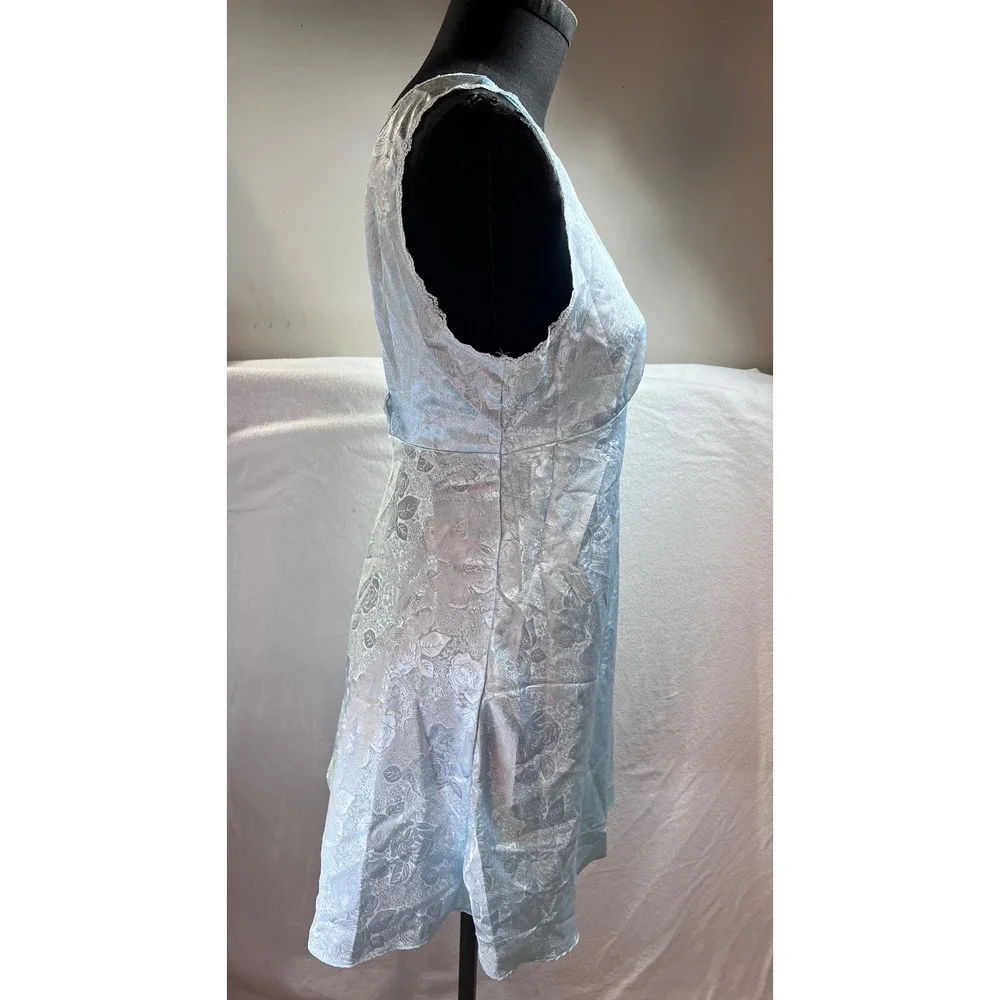 Vintage Delicates Blue Floral Jacquard Lace Trim Nightgown Chemise Medium USA